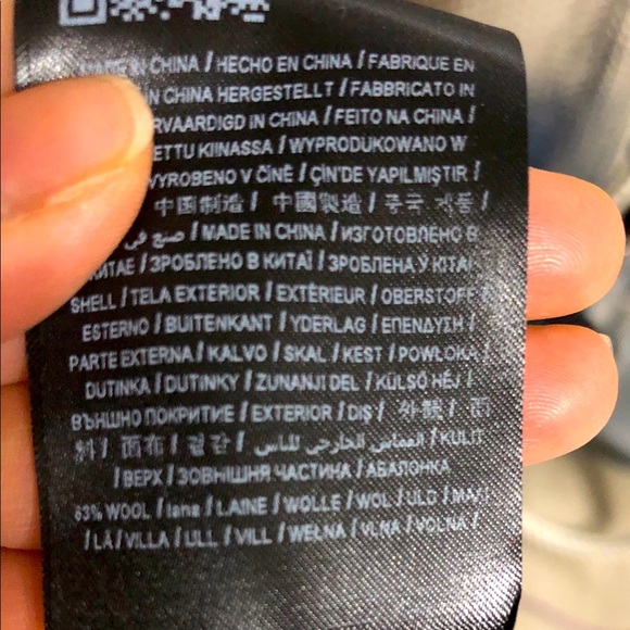 Guess faux Fur Coat/vest Sleeveless Black. Size 4. - Picture 13 of 13